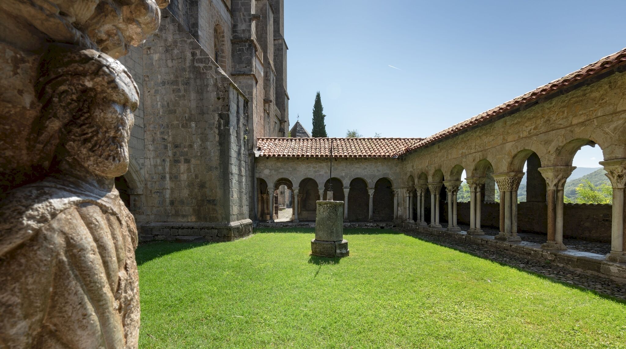 Cloitre de Saint-Bertrand-de-Comminges