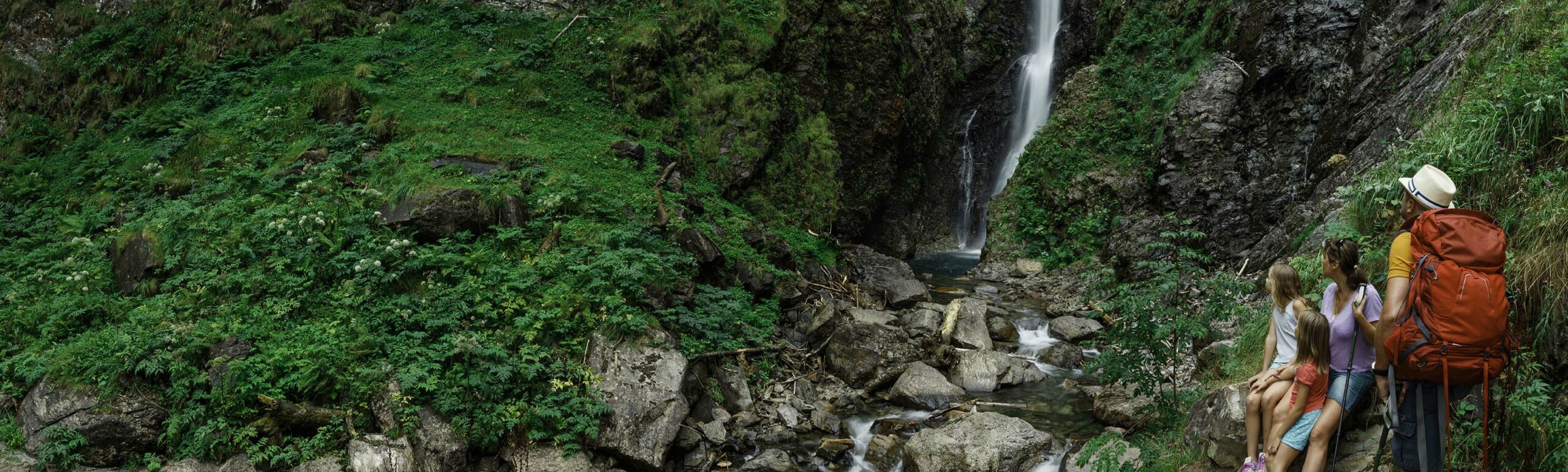Cascade dans la vallée du Lys