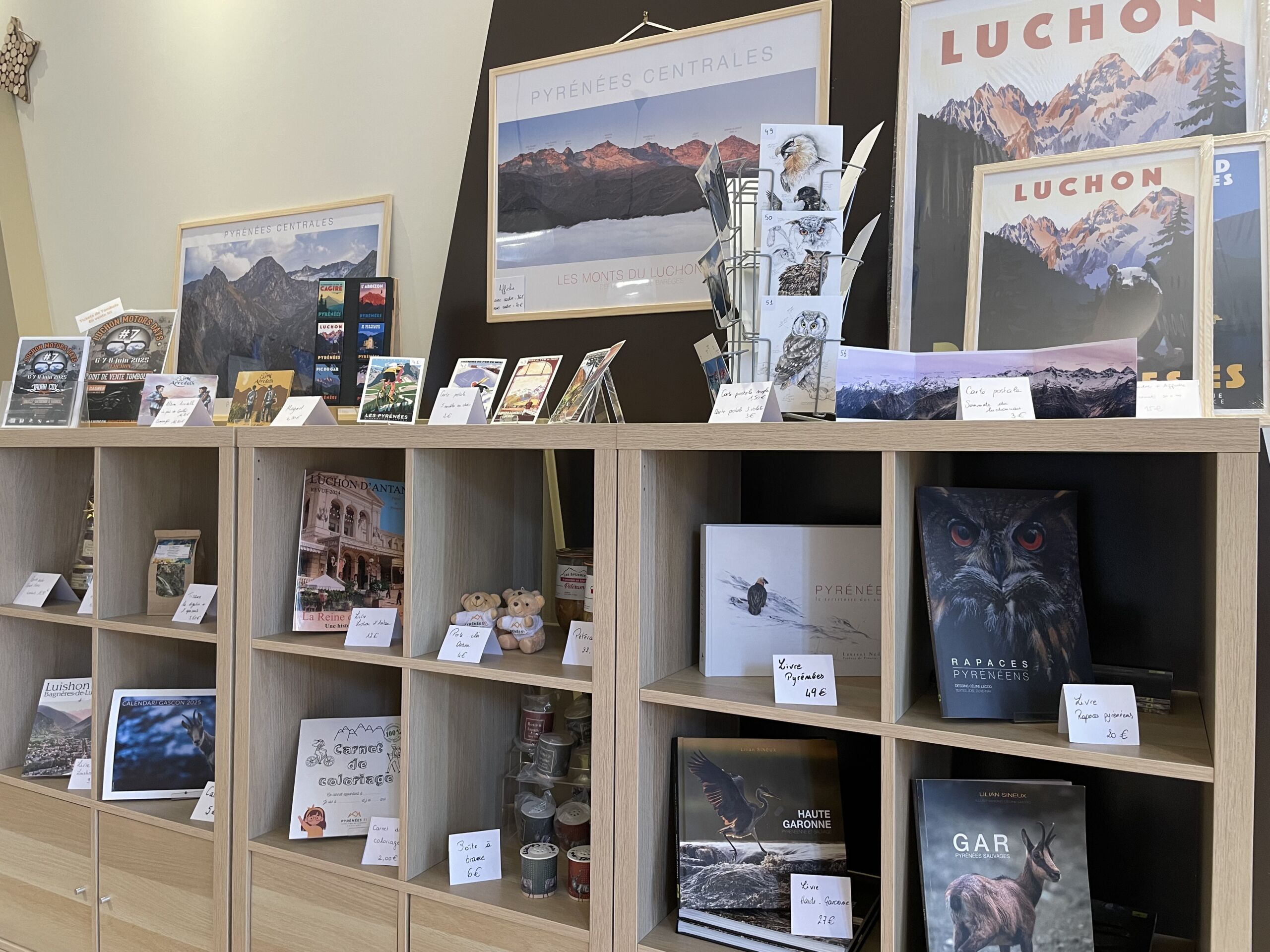 Boutique souvenirs Office de Tourisme des Pyrénées Haut-Garonnaises