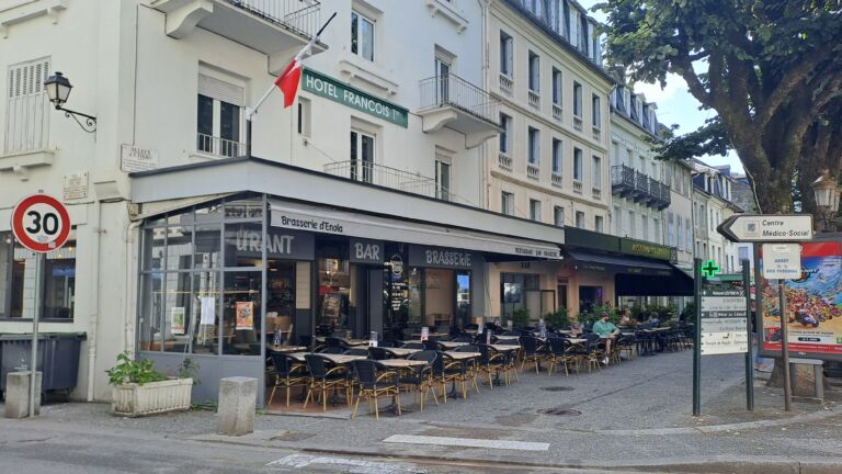 brasserie d'Enola-largeau-terrasse-luchon-pyrenees31