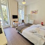 studio-le-royal-106sejour-chambre-cuisine-luchon-pyrenees31