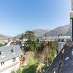 14.Vue-imprenable-sur-les-toits-en-ardoise-typique-de-la-vallee-luchonnaise-min