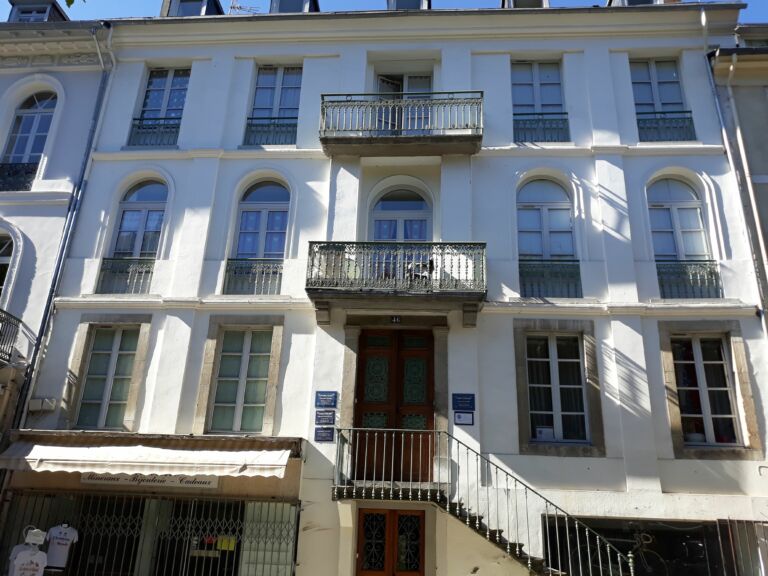 appartement-guilhaume-entree-residence-luchon-pyrenees31