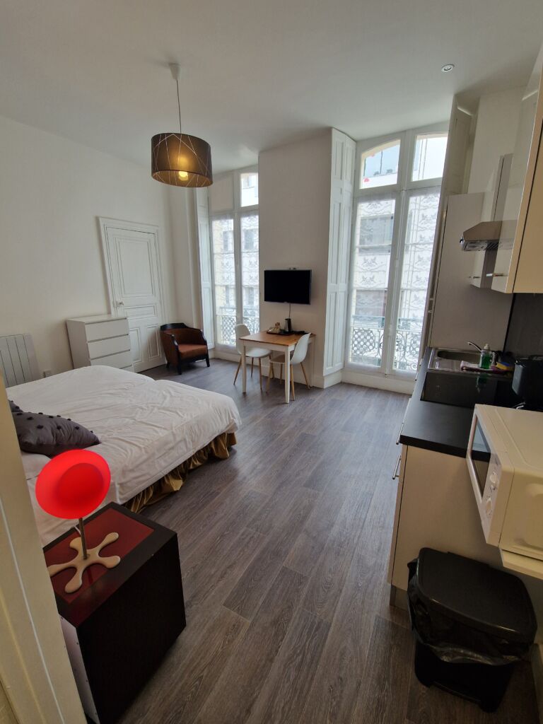 appartement-studion-le-royal-202salon-lit-luchon-pyrenees31