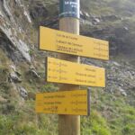 Poteau indicateur des sentiers