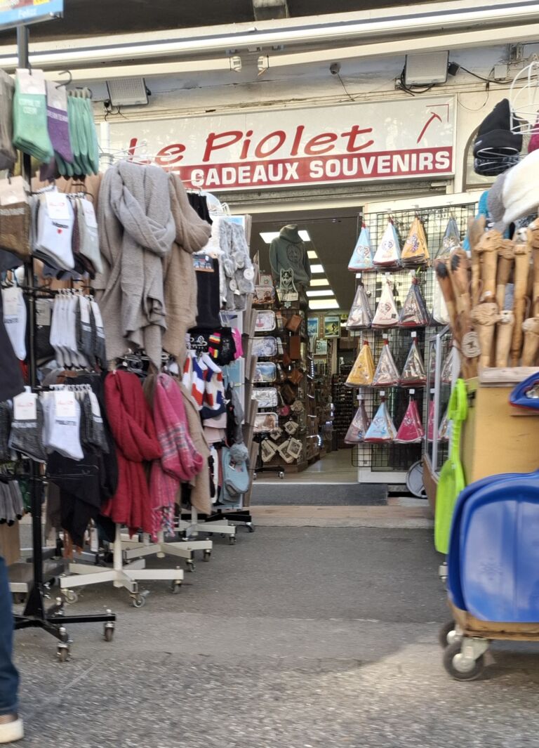 le-piolet-souvenirs-luchon-pyrenees31