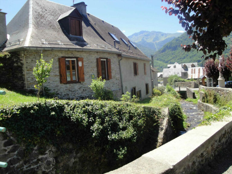 Maison de la Cascade