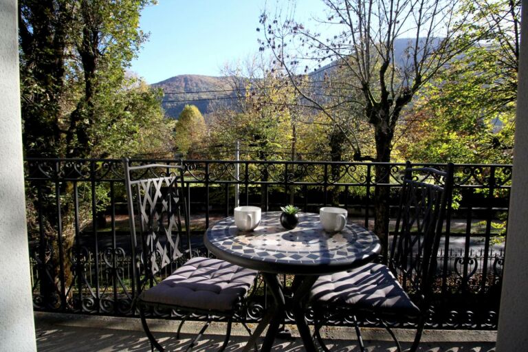 appartement-luchon-proche-parc-de-casino-t2-balcon- pyrenees31