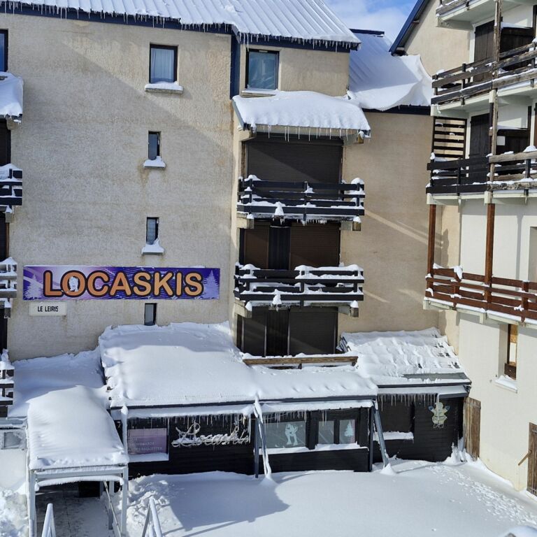 Exterieur-locaskis-Superbagneres-pyrenees31