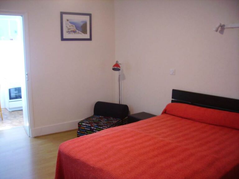 ARRAZAU T1 CHAMBRE N°1