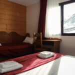 hotel-le-yeti-les-agudes-chambre-pyrenees31