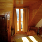 maison-sanson-coll-chambre-jaune-nouvelle photo-luchon-pyrenees31