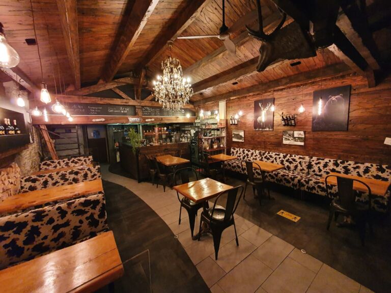 chalet-des-gourmands-luchon-salle