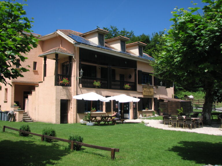 gite-de-groupe-pyrénees-emotion-malvezie-la-chambre-hote