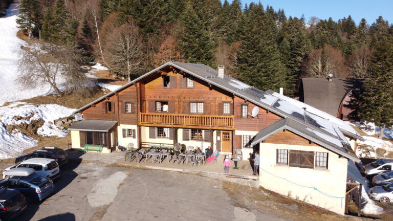 gite-de-groupe-chalet-de-lisard-boutx-le-mourtis-le-chalet