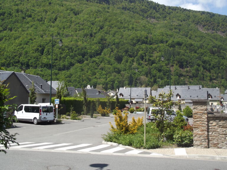 Aire-de-service-camping-cars-Saint-Mamet