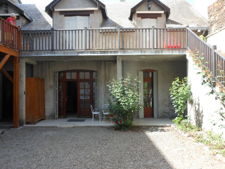 appartement-despas-espace-cour-pyrenees31