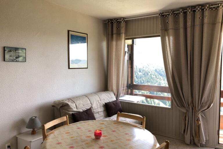 studio-rives-sejour-salon-superbagneres-pyrenees31