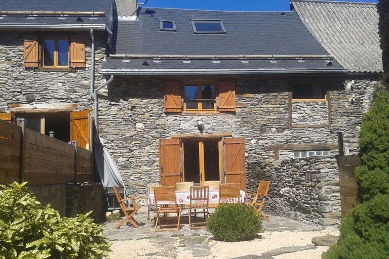 maison-les-granges-de-la-fontaine-antignac-facade-pyrenees31