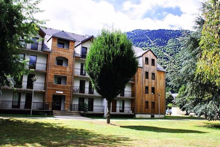 RESIDENCE
