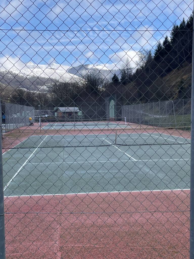 TerraindeTennis-Oo-Pyrenees31