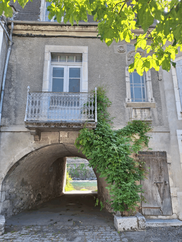 La maison du Consul avec vue sur la Garonne - Sarah Bouché