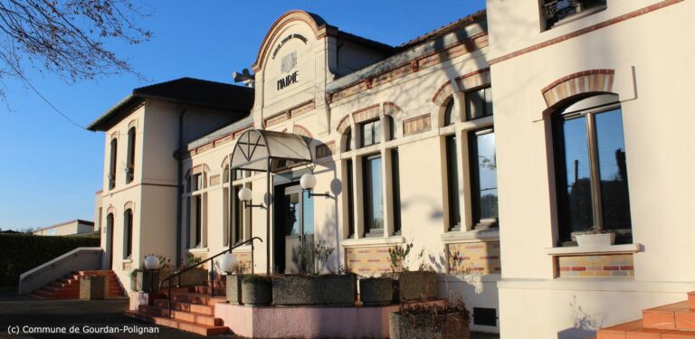 mairie-gourdan-polignan-pyrenees31