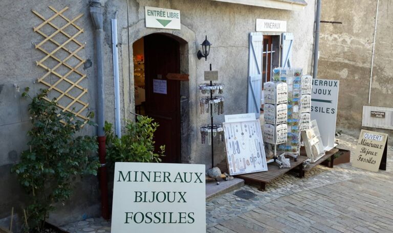 minerauxbijouxfossiles-facade-saintbertrand-pyrenees31