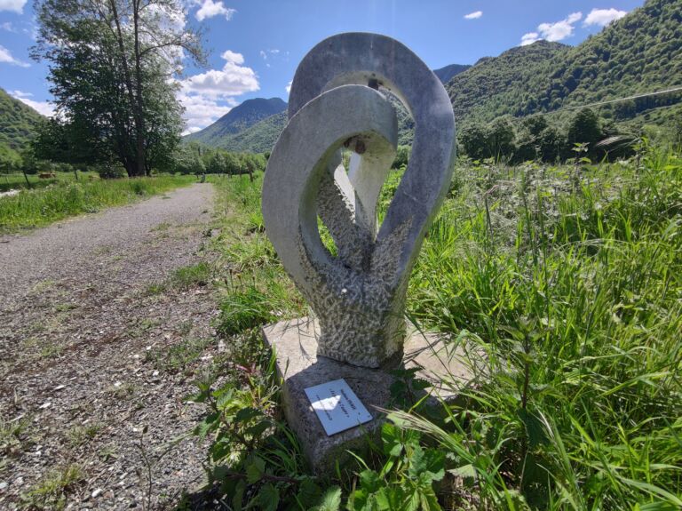 Parcours-Saint-Beat-1-StatueLapartdelautre