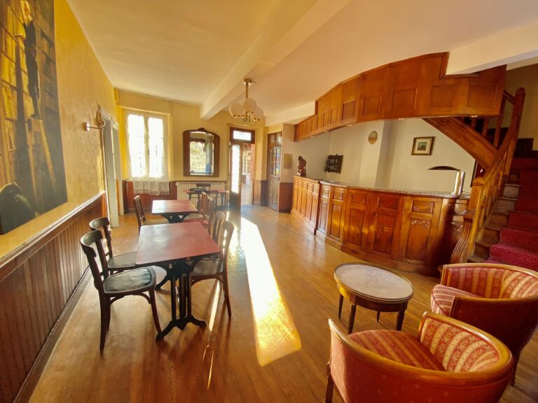 chambre-hote-le-rocher-barbazan-salle-restaurant