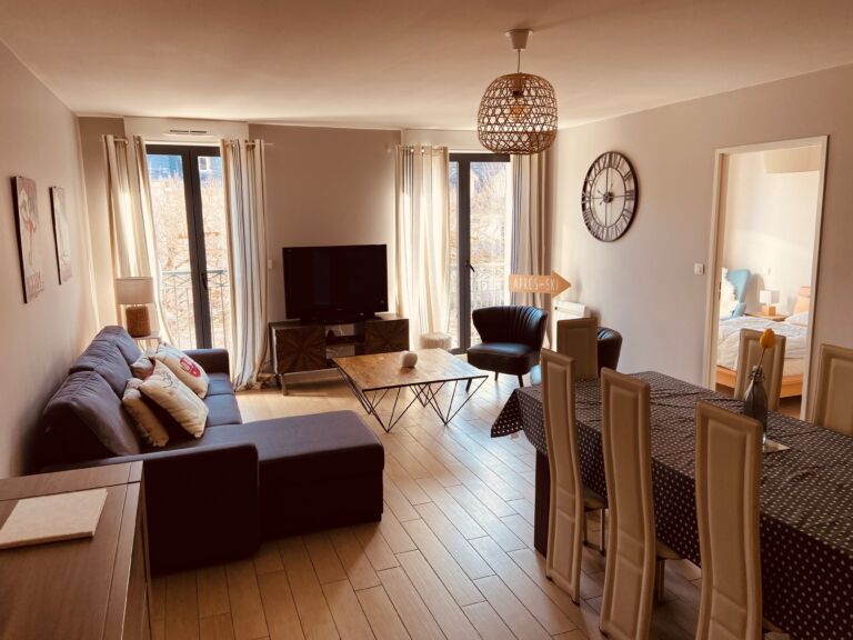 appartement-humeau-salon-luchon-pyrenees31