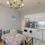les-meubles-T2-entresol-gauche-luchon-cuisine-pyrenees