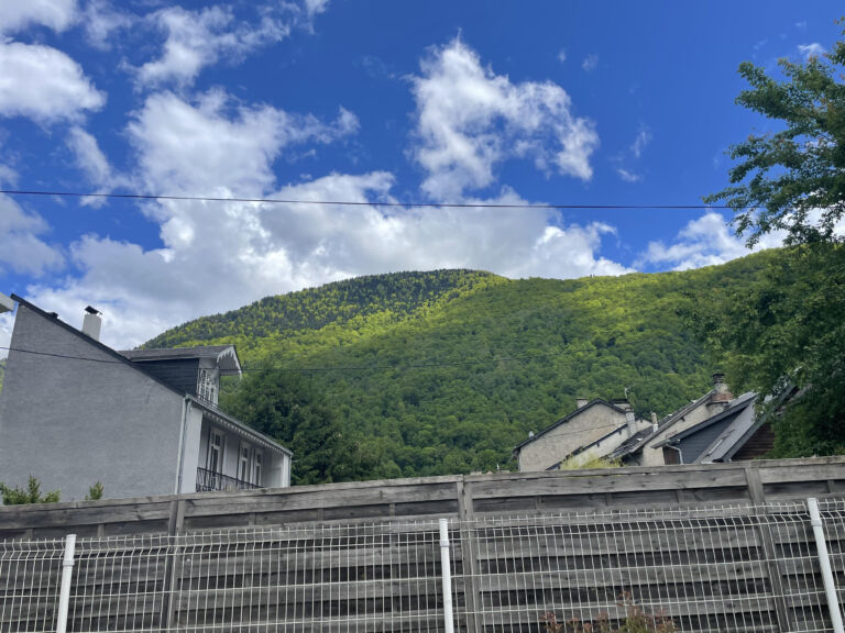 appartement-t3-saint-mamet-chambre-vue