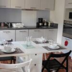 appartement-4 personnes-64-avenue-maréchal-foch-luchon-cuisine-petit-pyrenees31