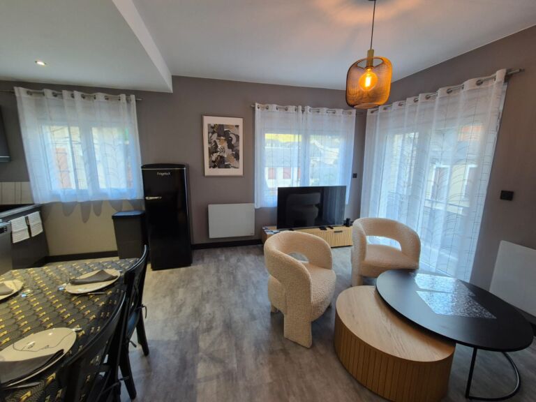 appartement-bolzoni-t3-luchon-séjour-pyrenees31 (1)