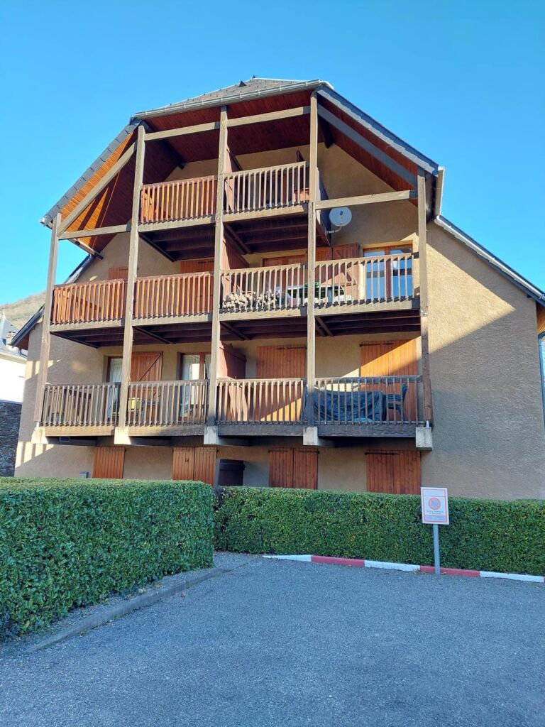 appartement-recidence-luchon-facade-pyrenees31 (1)