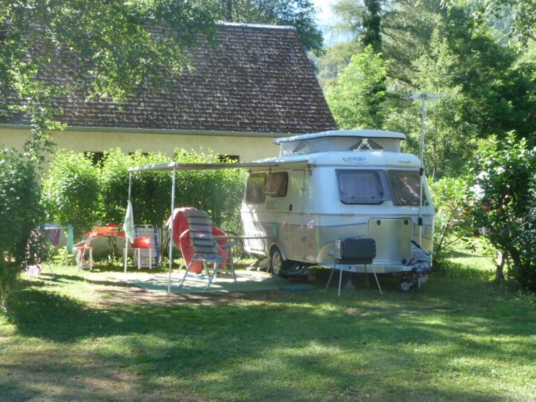 camping-chantecler-luchon-caravane