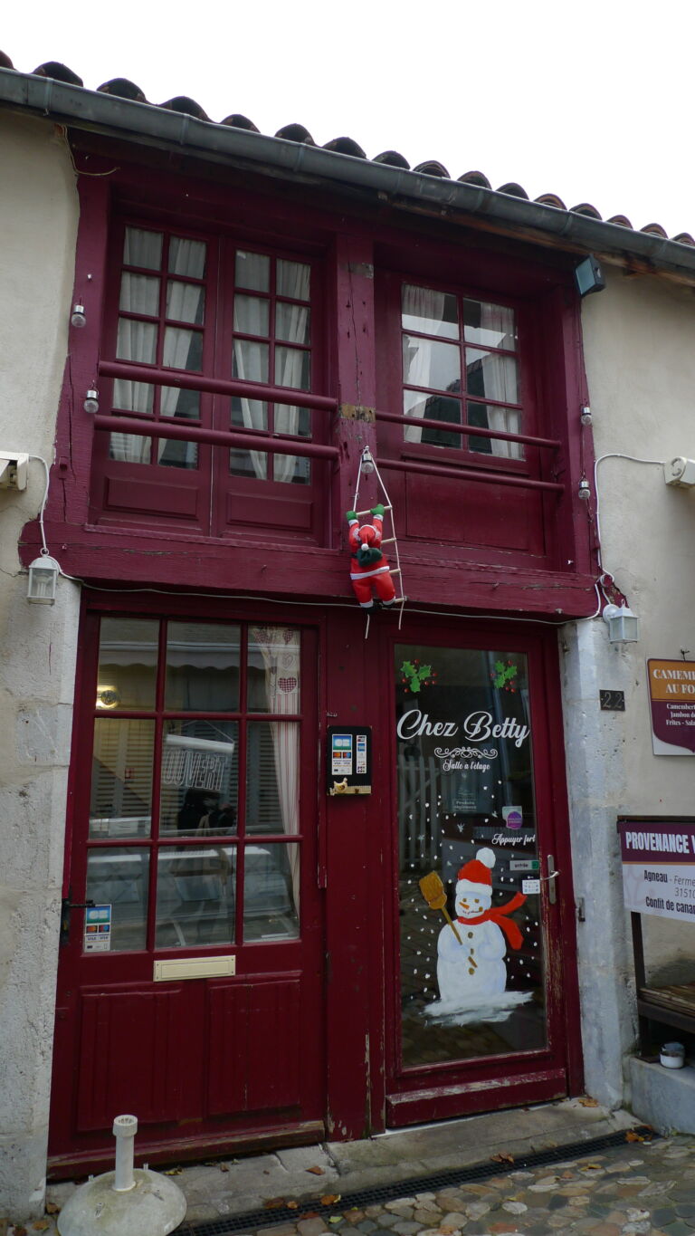 chez-betty-facade-saint-bertrand-pyrenees31