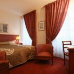 hotel-etigny-13-2022-luchon-chambre
