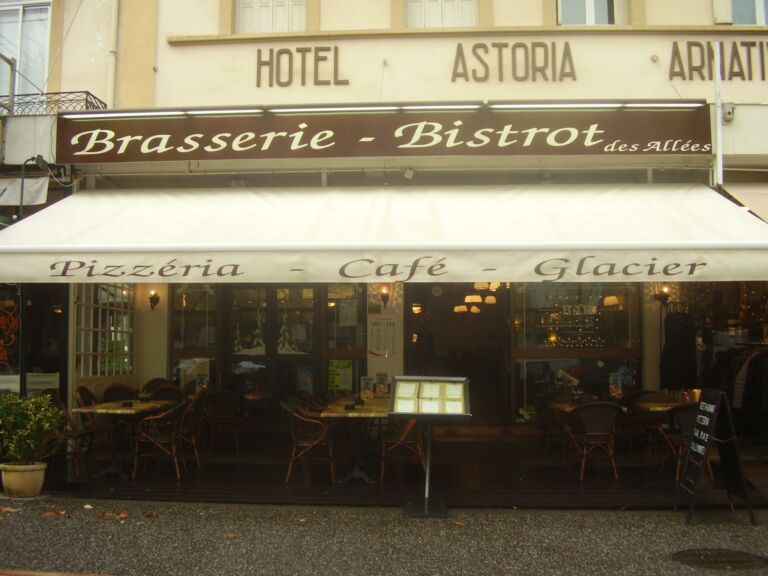lebistrotdesallees-facade-luchon-pyrenees31