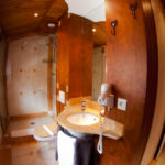 hotel-le-sapin-fleuri-bourg-doueil-chambre-salle d'eau