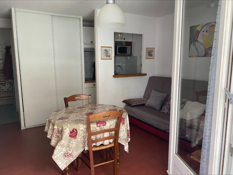 Appartement-geoffroy-coin-repas-luchon-pyrenees31