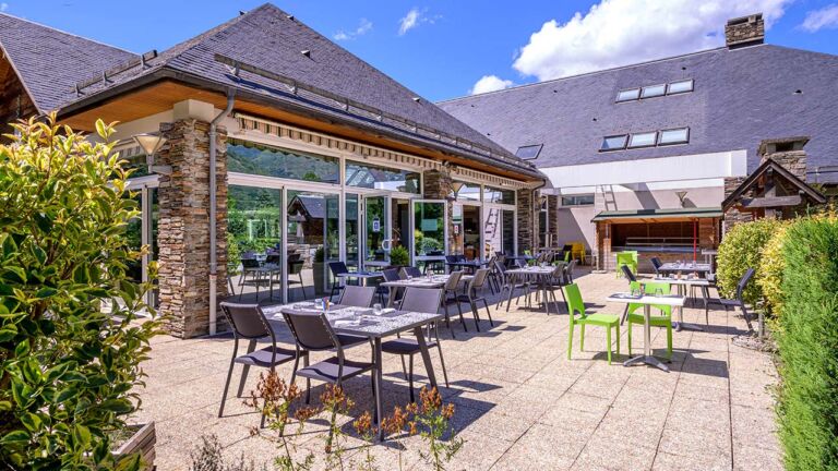 restaurant-balcons-des-pyrenees-saint-mamet-etablissement