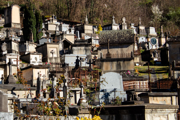 visite-cimetiere-luchon-pyrenees31